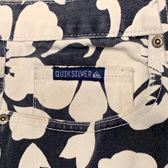 Floral surf 🏄♂️ shorts sure to be a hit! - Picture 8 of 8